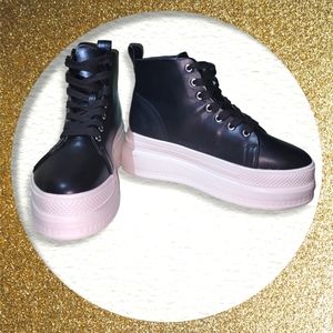 Madden Girl Chuckl Black Pari Platform Boots ~ Size 7.5